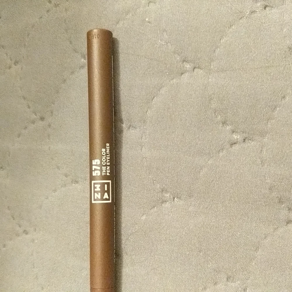 Color Pen Eyeliner